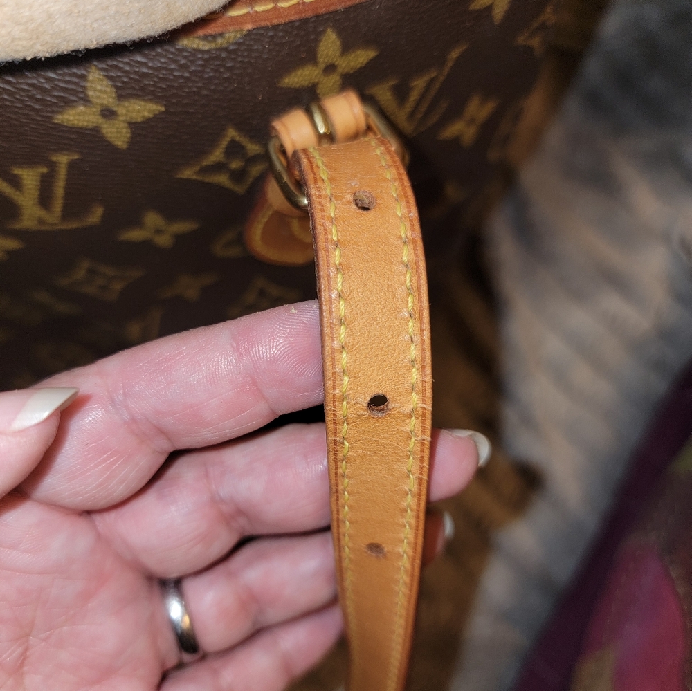 FIRM Vintage LV Monogram Bucket Bag - Picture 11 of 16